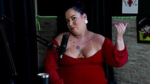 Pirraça catra gordinha goza pri melancia red