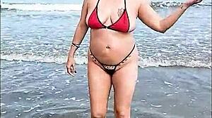 puta flashes pussy and ass on beach with amiga