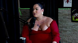 Pirraça catra gordinha goza pri melancia red