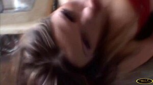 bruna si fa scopare il culo dal cazzo grosso del compagno