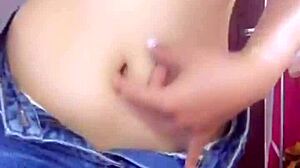 Vietnam girl's hidden curves beg for discovery