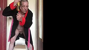 hey guys i love swallowing my pee watching you want yours too shy