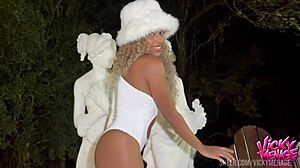 feeling so good masturbating with this dildo... mmm 😩