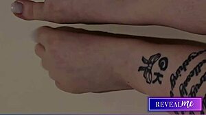 wanna taste these sexy milf soles and suck her kinky toes in shower