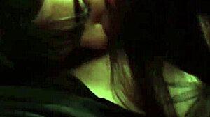 Două pizdoaice bat la ușă cu muie gratis... ghici? le-am băgat în casă și le-am futut pe amândouă cu red sheer complet