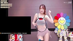 i love this korean girl's sexy bj dance