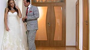 Bride sneaks best man fuck before her wedding vows