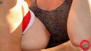 mindi mink how can anyone miss those big pussy lips?