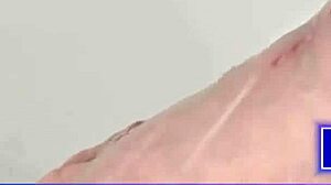 wanna taste these sexy milf soles and suck her kinky toes in shower