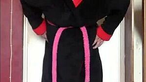 hey guys i love swallowing my pee watching you want yours too shy