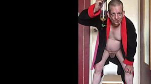 hey guys i love swallowing my pee watching you want yours too shy