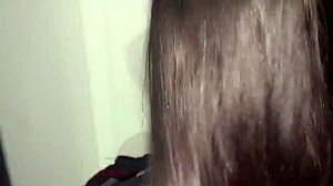 ME COGIENDO A LA VECINA DEL 404 SE CASADA MIENTRAS TRABAJA SU MARIDO