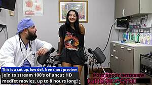 tampa uni girl spreads shaved pussy feet up close gaping 😘👣