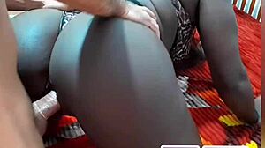 FERNANDA CHOCOLATE SUCKS BOYFRIEND OFF IN HALLWAY!