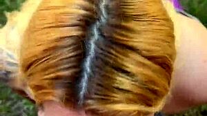 Tätowierte Latina-Schlampe deepthroatet großen Schwanz