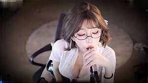 Office OL Zhang Ailing Fan Ritual Seduced with ASMR Tease