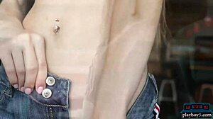 Minik Rus 18+ Model Yavaş Soyunup Dar Küçük Memeler Harika Göt