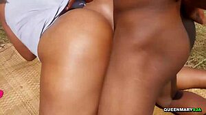 Geile Ebony-Teens enge nasse Muschis Creampie outdoor schneller Doggy!