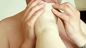 wanna suck these tasty toes with me?