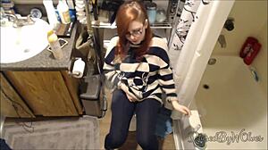 smoking hot toilet fetish play