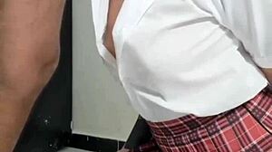 virgin chica sucks friend's hubby's dick in real casting 😲🍆💦