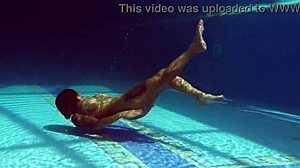 Canadian Milf Heidi Fingers Juicy Pussy Underwater In Pool