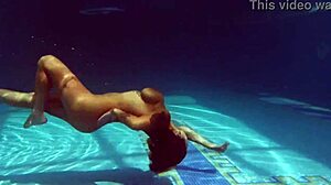 Canadian Milf Heidi Fingers Juicy Pussy Underwater In Pool