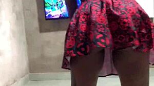 ela tava louca pra brincar e caiu de boca na minha rola brasileira gostosa