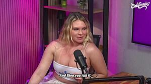 gostosa shows off those feet then gives a sloppy boquete lesson! 😘👣💦