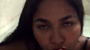 ela tava louca pra brincar e caiu de boca na minha rola brasileira gostosa