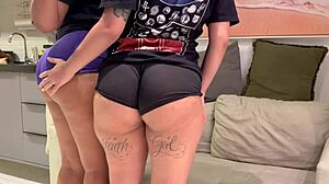 namorada leva meia-irmã gêmea pra fuder com ele, big tits pov