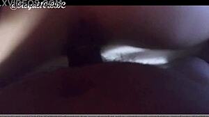 Suha mlada 18+ prezre kondom z BBC creampiejem v pasjem stilu