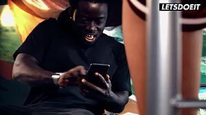 مراهقة شهوانية 18+ تنيك زميل غرفة BBC ملعقة في الإجازة