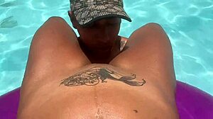 Lucky dude massages sexy latina's wet pussy and natural tits poolside... she loves it! 😏💦