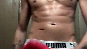 gosta de ver esse malandro pauzudo cavalo exibindo tatuado na massagem solo?