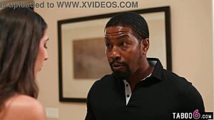 لاتينية 18+ عشيقة تمص زب أسود كبير بعمق وعنف قبل الدخول