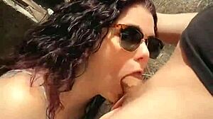 Antrenor o îndoaie pe curvă 18+ după antrenament pentru deepthroat facefuck cumshot 💦🍆