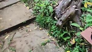 Outdoor creampie nearly caught with horny Filipina girlfriend!