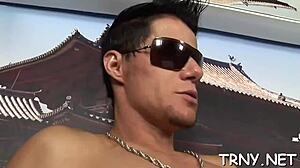 huge 10-pounder shemale throbs hard 🍆💦