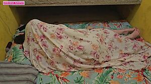 Casal caught fucking under sheets straight to her tight asshole?