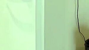 went downstairs for ifood and neighbor calls me over to fuck right there