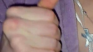 Ich spritze überall auf dem Monster BBC – fühlt sich geil an