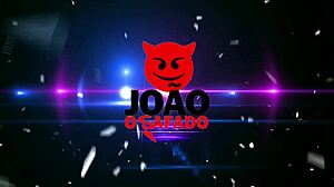 cornudo kliče mišičastega soseda da pojebe 18-letno punco Felino João o safado