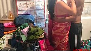 geile Indiase huisvrouw wild saree neuken met man thuis