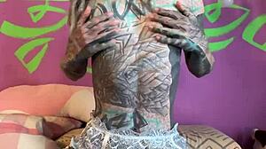 dirty german talk while i tease my shaved pussy solo, wanna join?