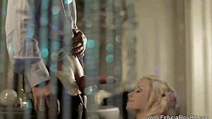 Deutsche MILF schleift heimlich Voyeur-Blowjob und will Sperma in CFNM-Tease