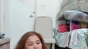 ruiva casada gozando na buceta duas vezes na videochamada?