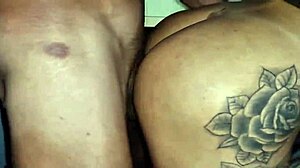 🤤 latina brunette milf blows big cock na cozinha! 🍆💦