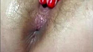 ميلف تفرش طيزها بالاستمناء تفتح خرم طيزها الكبير تقذف كلام وسخ