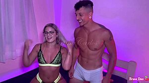 Chupa meu pau enquanto goza no corno!